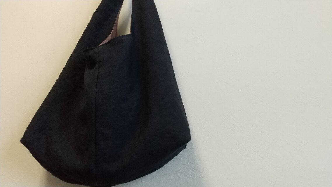 リネンのワンショルダーバッグとポーチ | iichi 日々の暮らしを